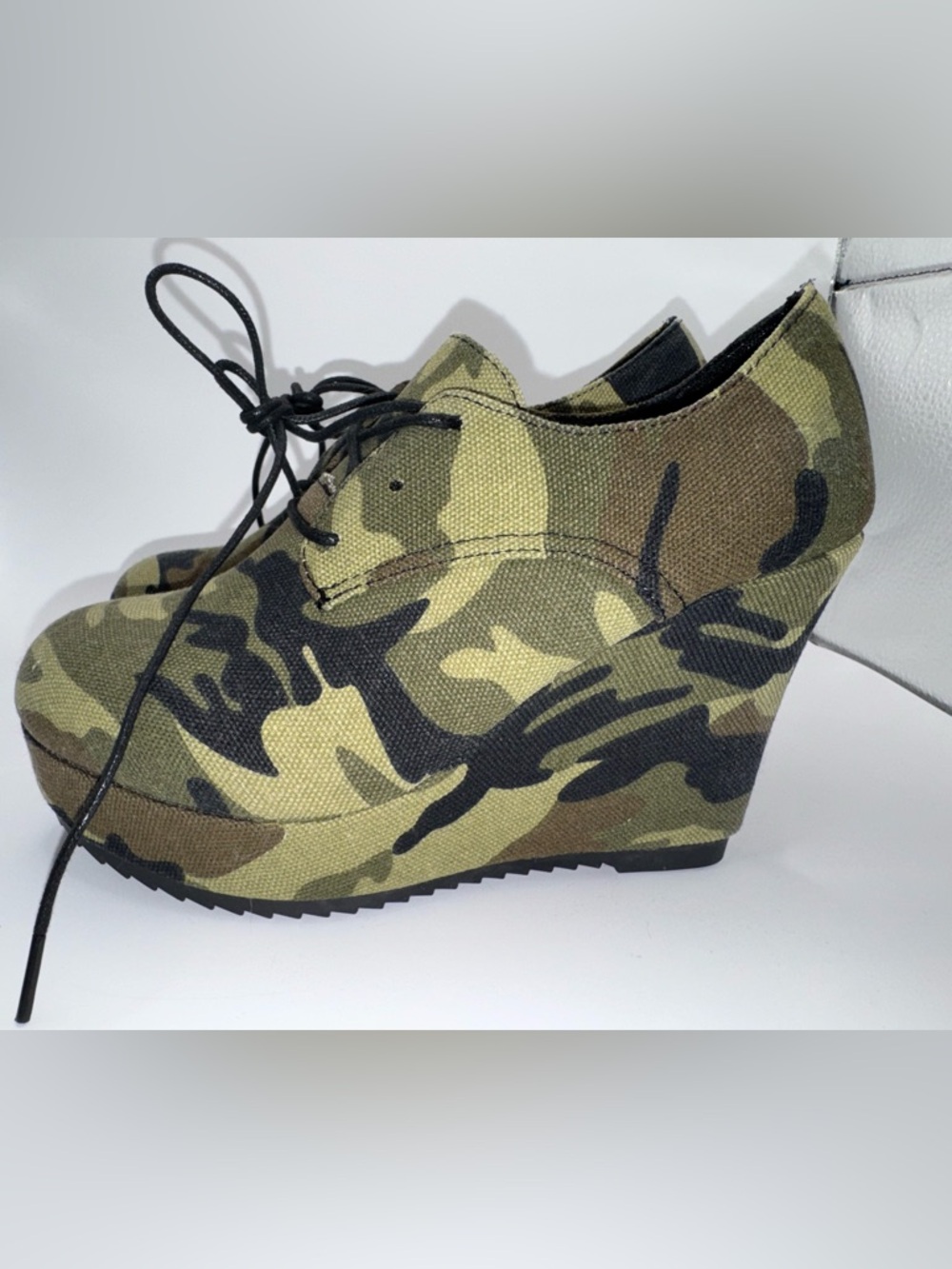 SHEIN Camo Platform Wedge Shoes Size 7 Fits 6.5 Chunky Lace Up Army Print Y2K - Picture 5 of 14